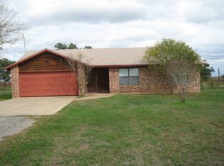 634 Deer Trail Dr, Jourdanton, TX 78026