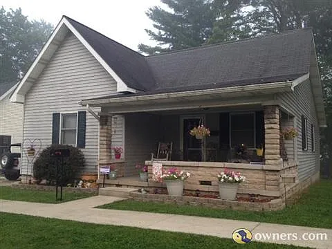807 R St photo 1