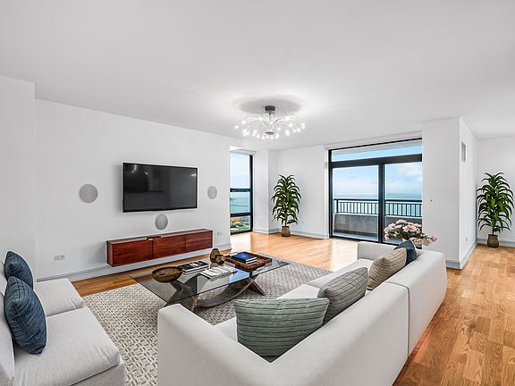 4th image of 1160 S Michigan Ave APT 3405