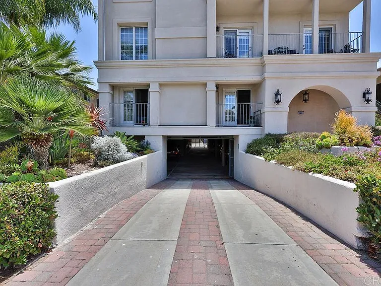 229 Orange Ave #3 — Photo 64