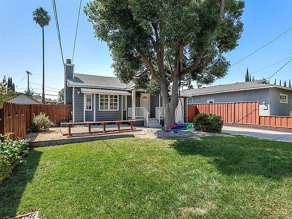 3rd image of 1018 Hazel Ave