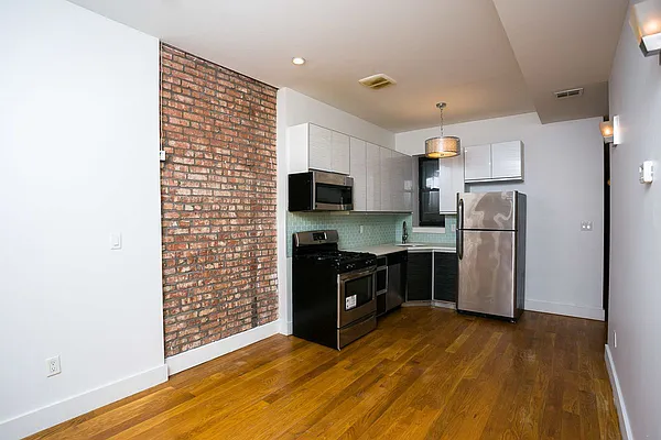 Rented by Nooklyn NYC LLC | media 9