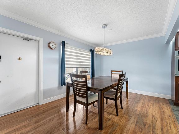 2nd image of 202 Wellington A