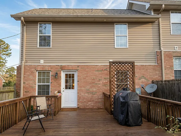 200 Clover Ct — Photo 13