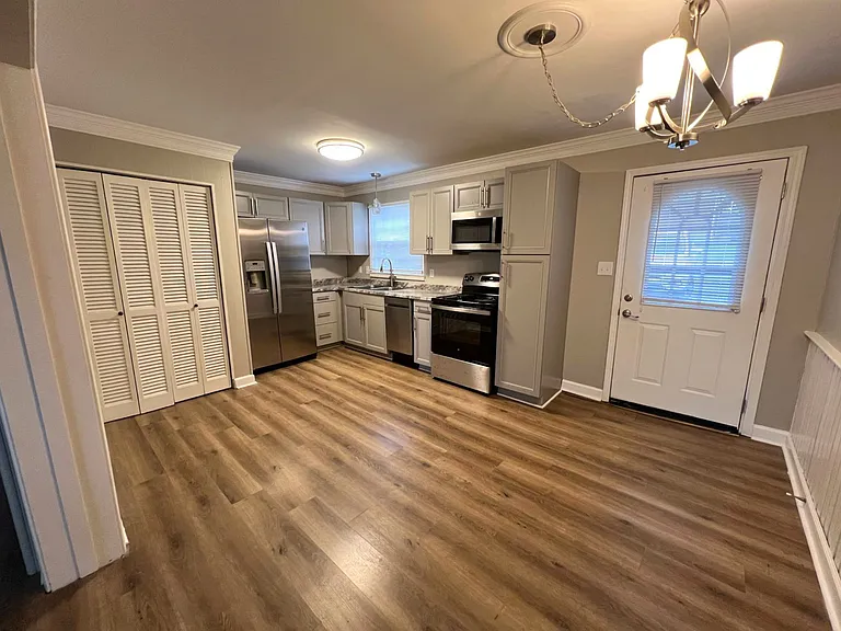 809 Randolph St #2 — Photo 2