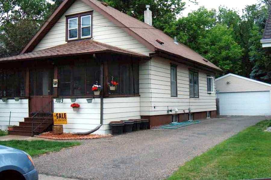 driveway to detached garage
