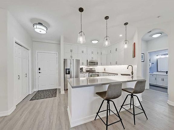 2nd image of 2419 W Erlton Rd SW #402