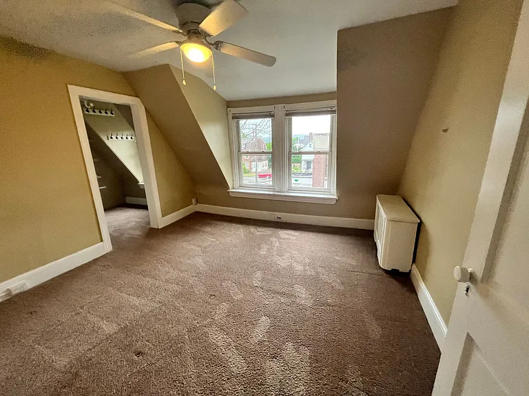 911 Fayette St #2 — Photo 4