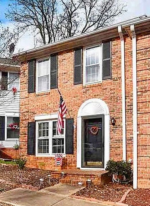1st image of 40 Somersett Dr