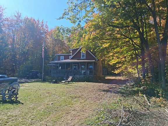 2nd image of 36 Lake Rd