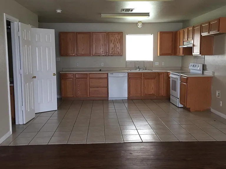 153 Highview Ln — Photo 4