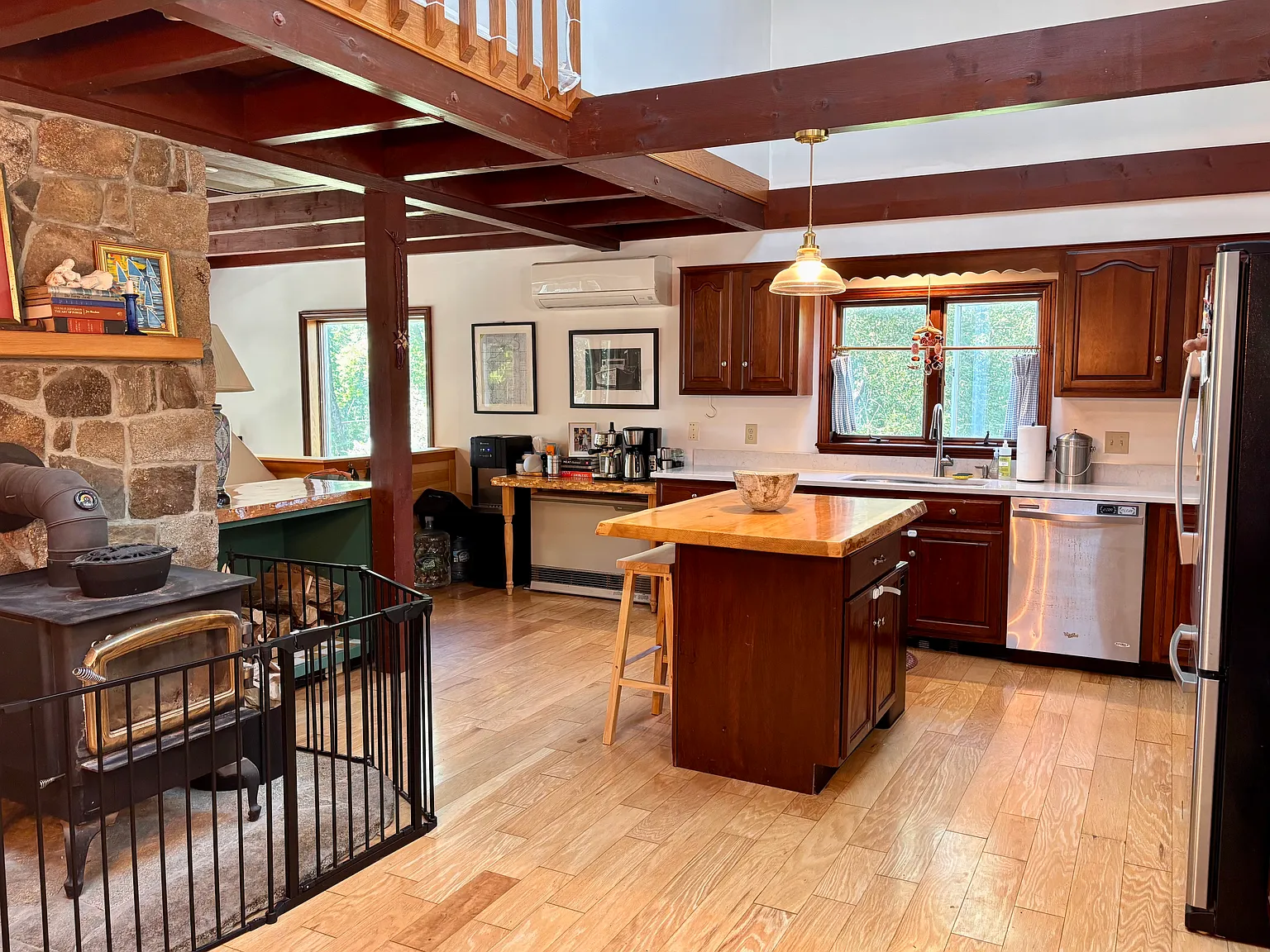 3 bed, 2397 sqft, $3,200 — Photo 4