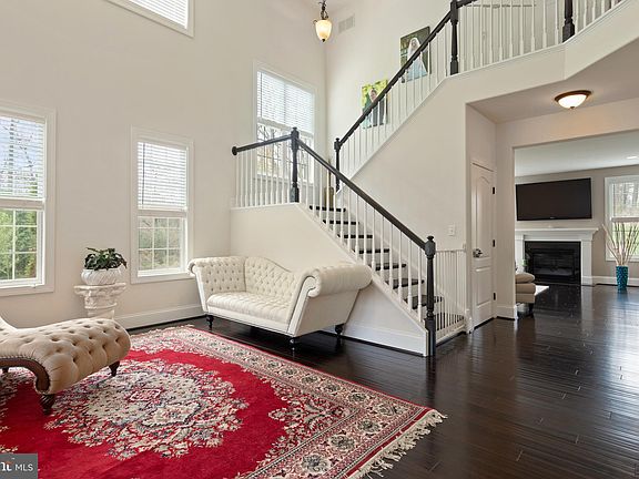 4th image of 526 Giada Dr