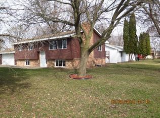 402 4th St W, Maple Lake, MN 55358