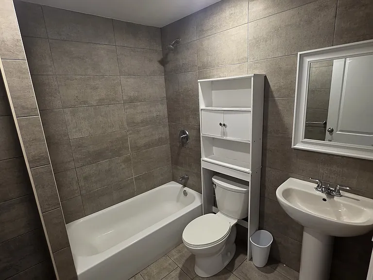 210 Broad St #6 — Photo 3