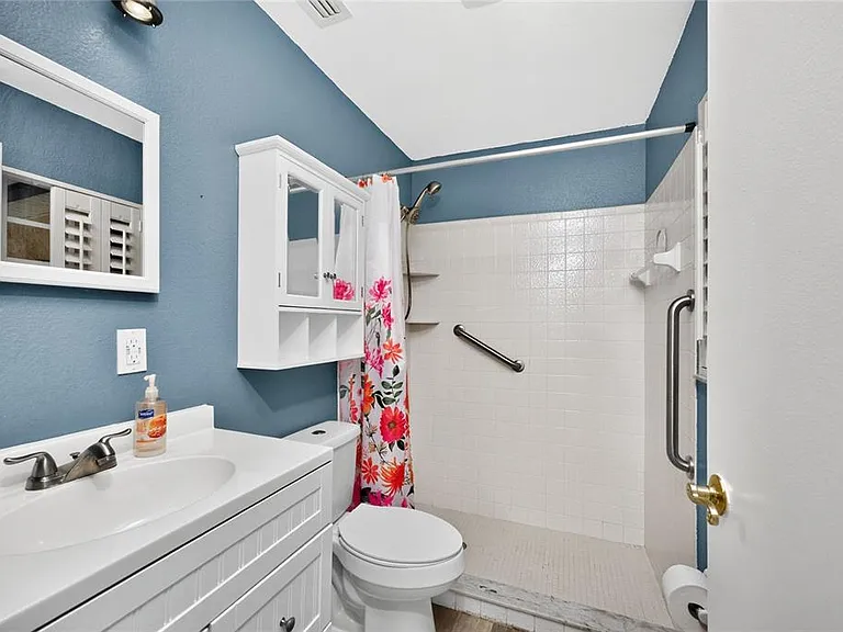 18407 Avon Ave — Photo 24