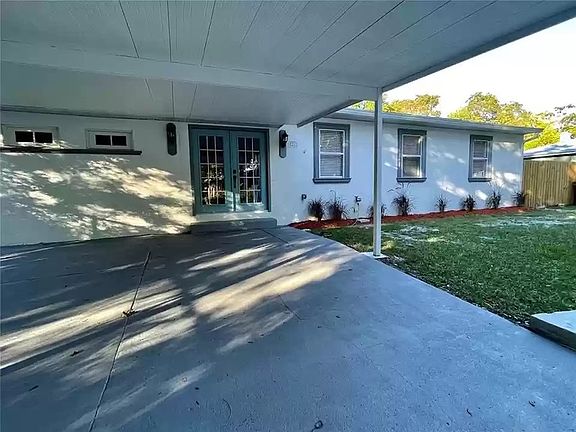 3rd image of 3217 W Hartnett Ave