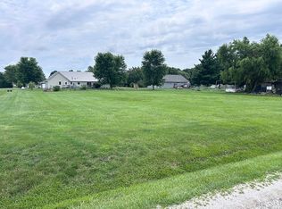 7 Sunnyside Est, Moweaqua, IL 62550