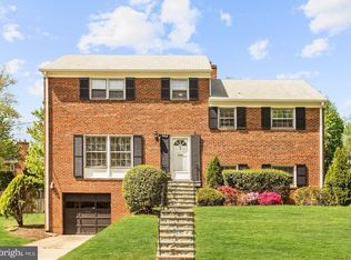 9818 Belhaven Rd, Bethesda, MD 20817