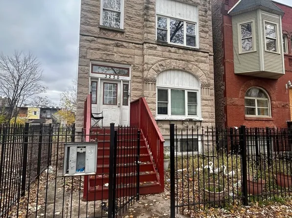 3250 W Walnut St, Chicago, IL 60624