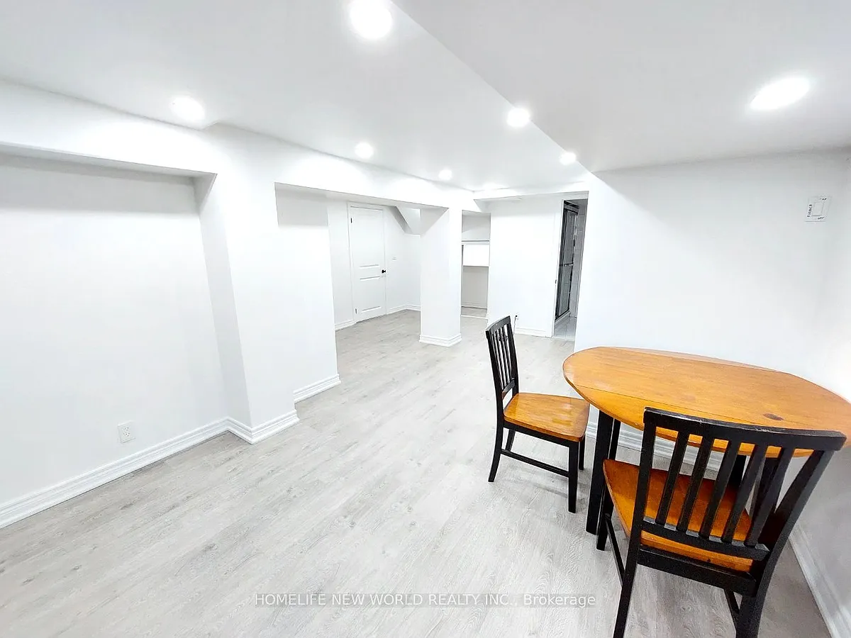 Building Photo - 29 Jane St #BASEMENT