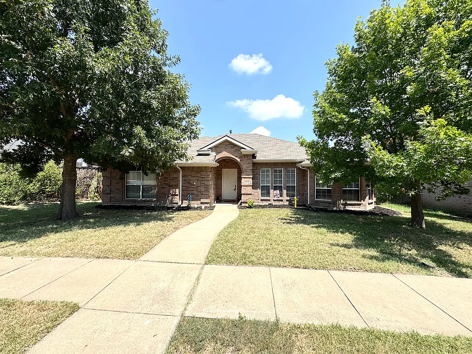 5512 Vineyard Ln
