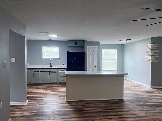 3 bed, 2.0 bath, 1603 sqft, $1,600 — Photo 3