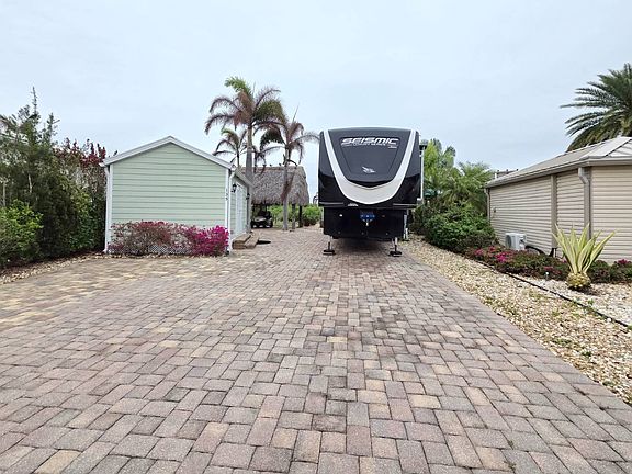 2nd image of 617 SW 40th Cv #135