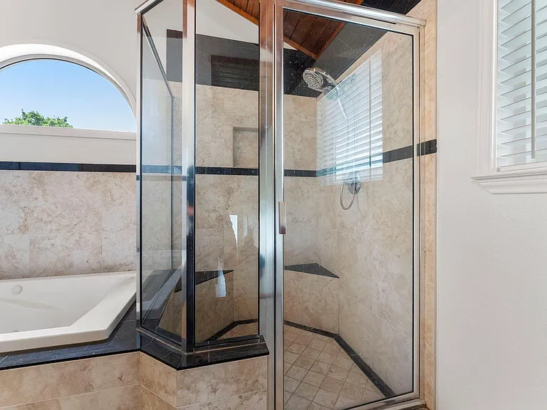 3920 Brookhaven Dr — Photo 27