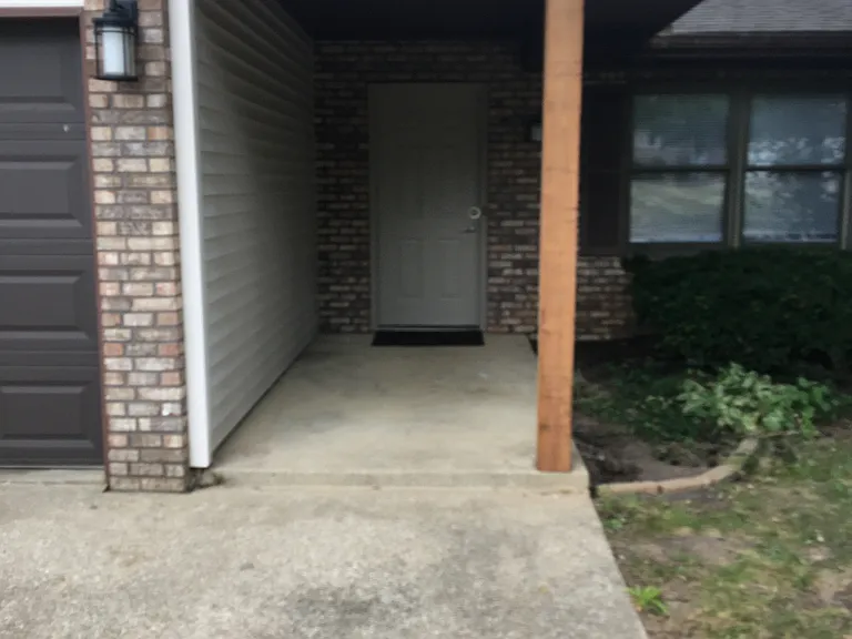 3416 S Kennedy Dr — Photo 1