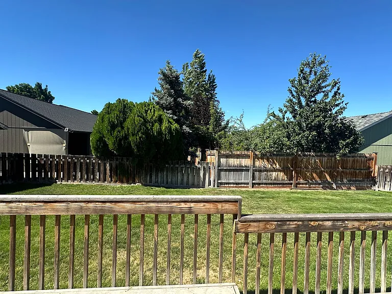 3025 SW Reindeer Ave — Photo 18