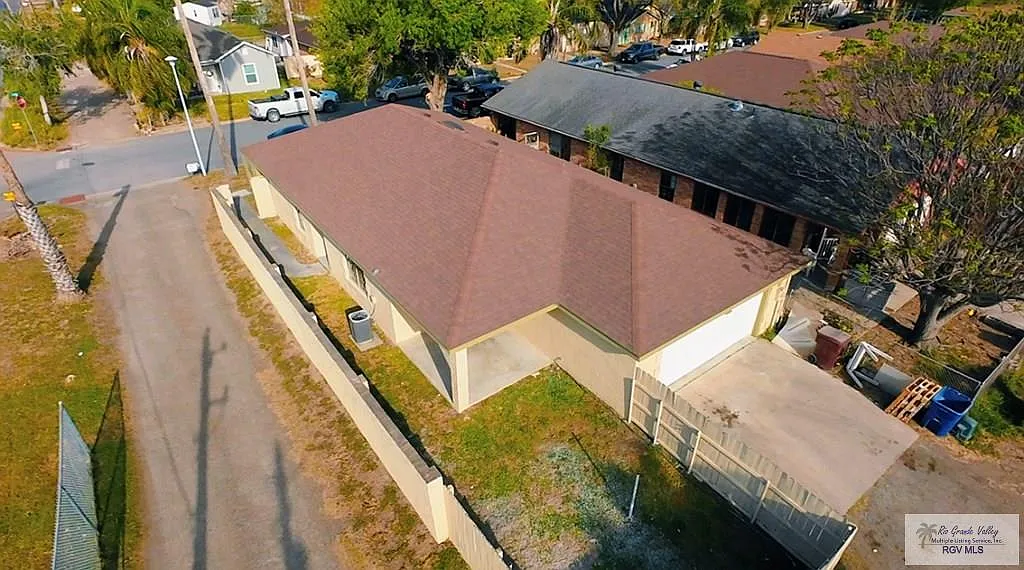 3 bed, 2.0 bath, 1607 sqft, $1,800 — Photo 4