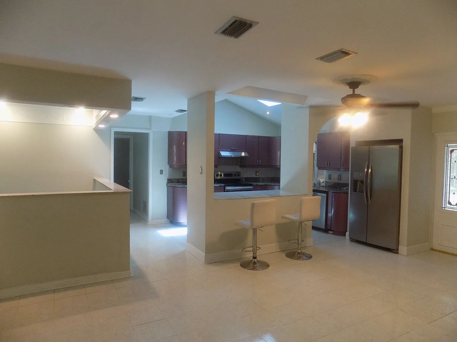 3 bed, 2150 sqft, $2,200 — Photo 3