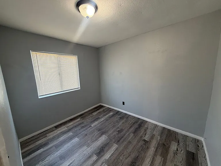 1128 Raymond Ave — Photo 13