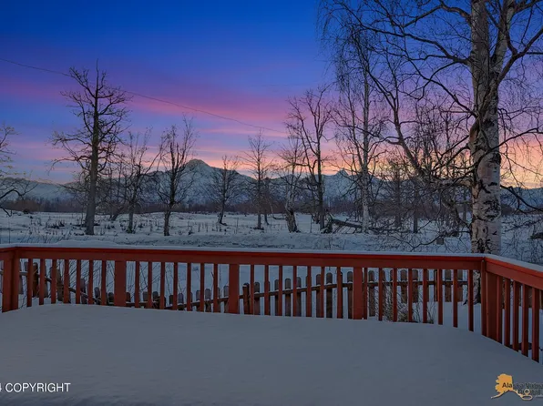 870 Wickersham Cir, Palmer, AK 99645