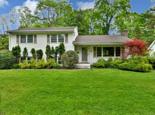 88 Ridgedale Ave, Florham Park, NJ 07932