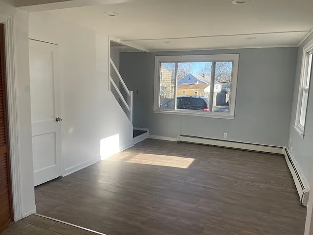 2 bed, 806 sqft, $2,300 — Photo 2