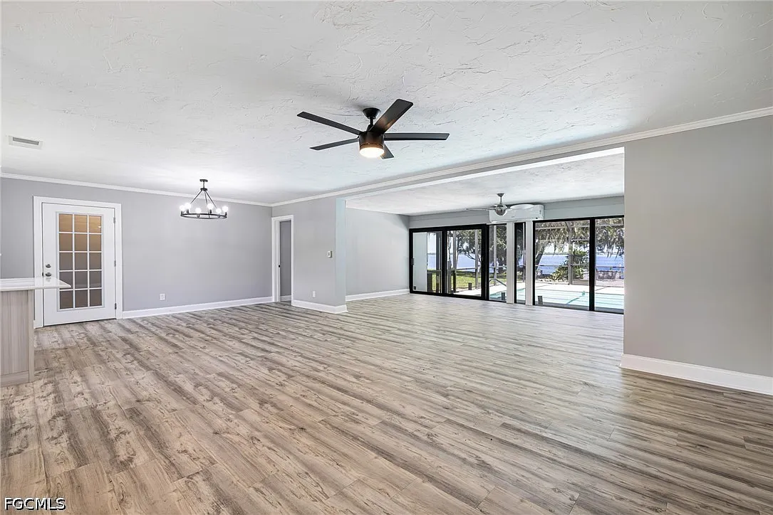 3 bed, 2.0 bath, 1468 sqft, $3,500 — Photo 3