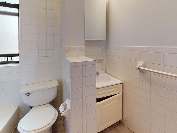 5th image of 307 E 77th St APT 6D