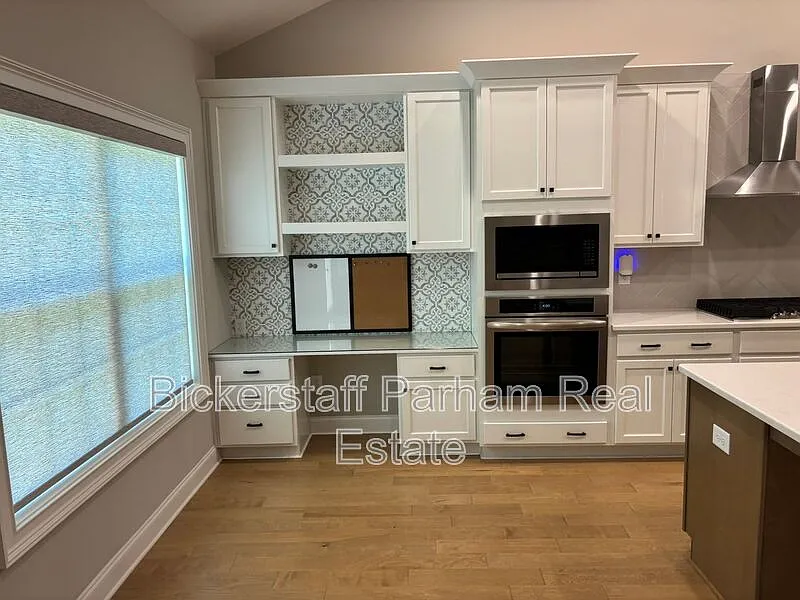 4 bed, 3.0 bath, 2308 sqft, $2,795 — Photo 4