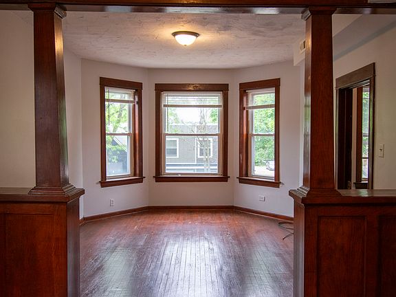 4th image of 723 N Trumbull Ave #2