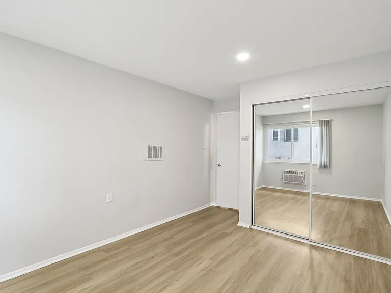 5405 Lindley Avenue — Photo 25