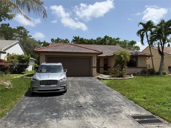 15600 Gauntlet Hall Mnr, Fort Lauderdale, FL 33331