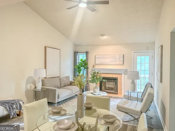 382 Teal Ct, Roswell, GA 30076