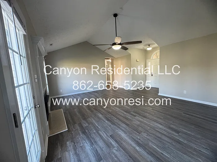 109 Hayes Ct — Photo 13