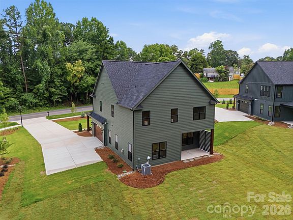 4th image of 205 Parkdale Dr