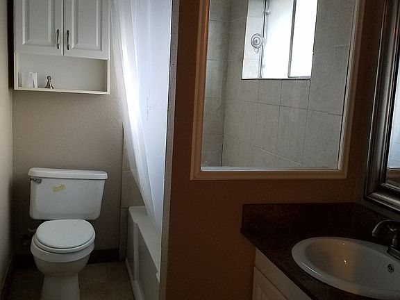 5th image of 5322 Linda Ln