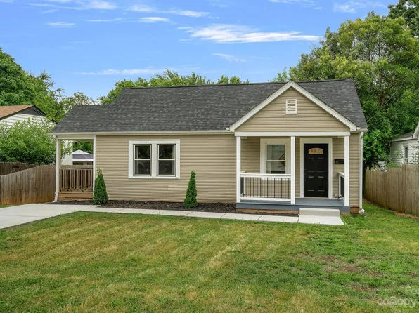 1235 Effingham Rd, Charlotte, NC 28208