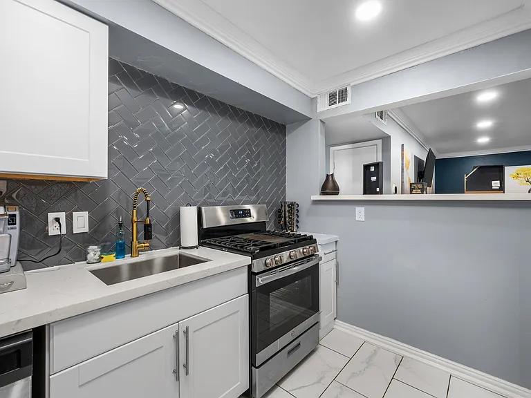 3611 Graustark St #7 — Photo 17
