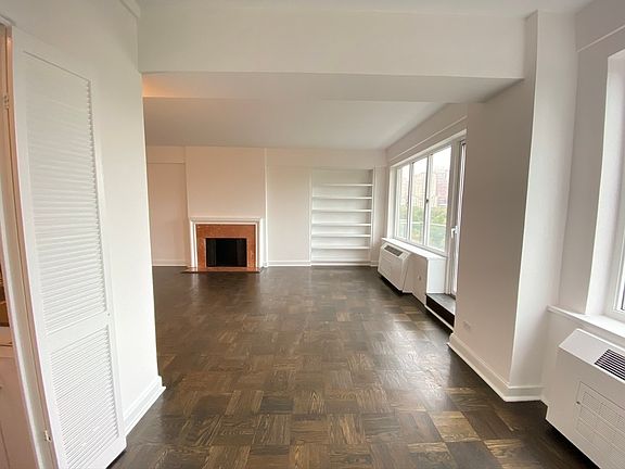 4th image of 40 Central Park S #11C